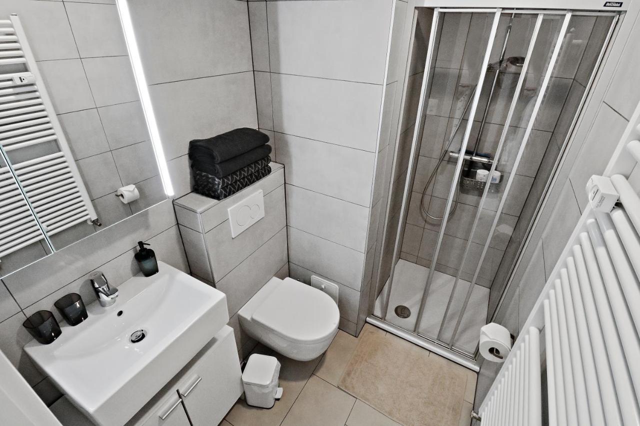Appartement 2,5pce - plein centre de la station - Rénové Crans-Montana Esterno foto