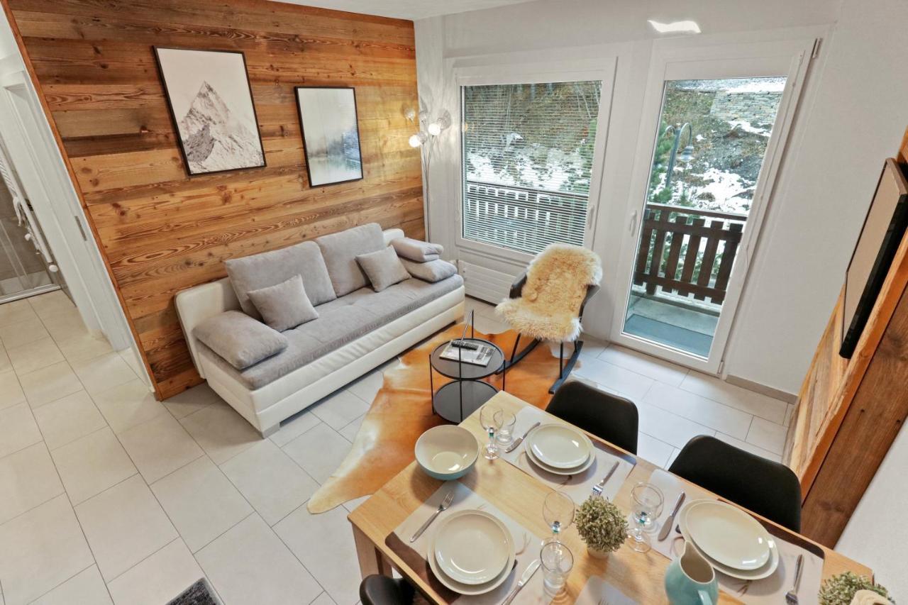 Appartement 2,5pce - plein centre de la station - Rénové Crans-Montana Esterno foto