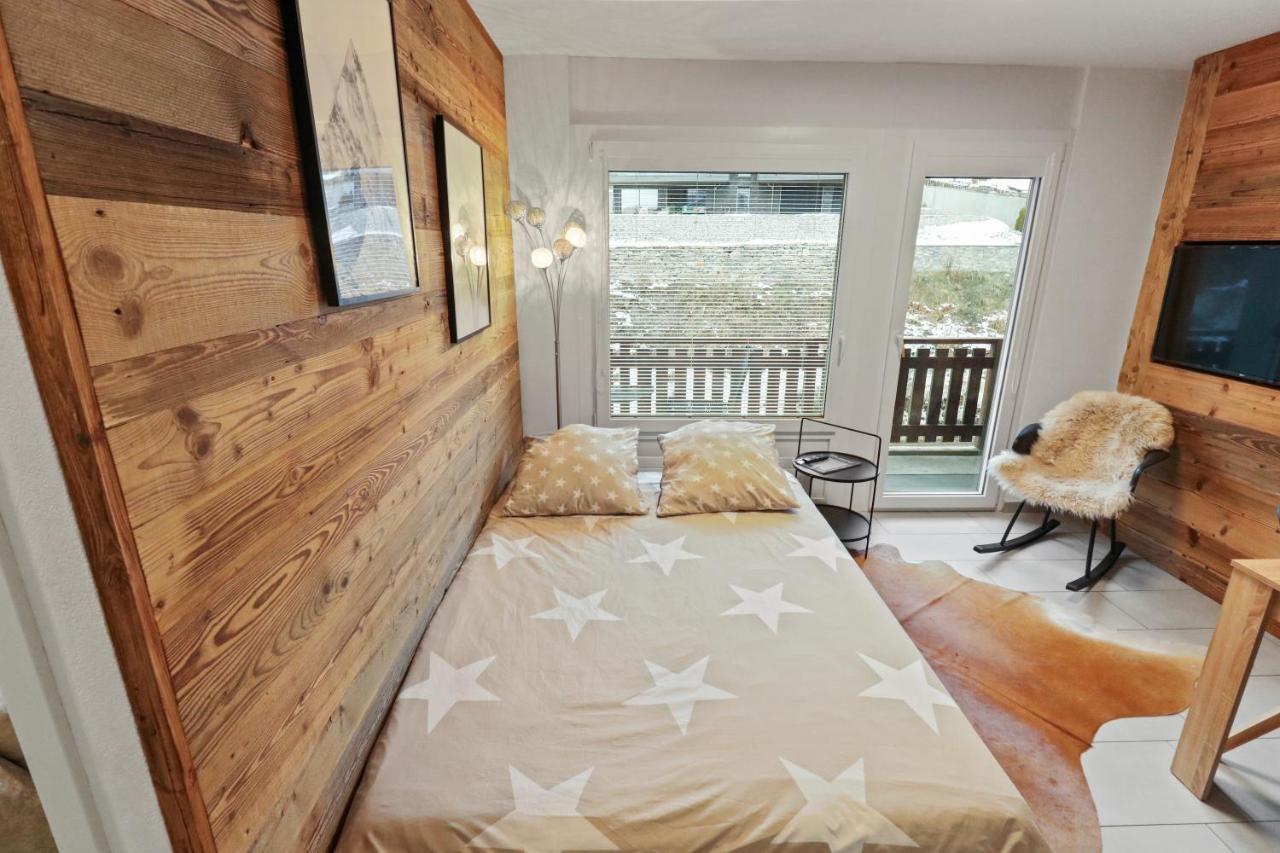 Appartement 2,5pce - plein centre de la station - Rénové Crans-Montana Esterno foto